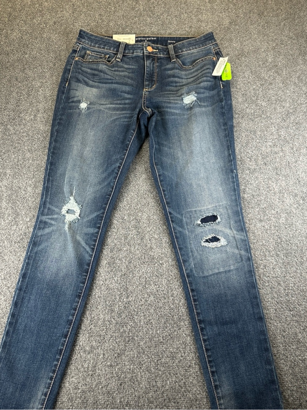 Peyton & Parker Blue Distressed Women’s Skinny Jeans size 8 inseam 29” brand new